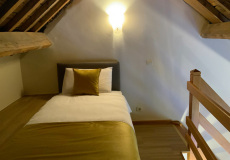 Ferme château Laneffe, location de chambre d'hôtes 3 personnes, Tournesol