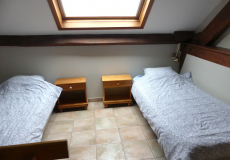 Ferme château Laneffe gîte étable 8 personnes chambre