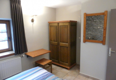 Ferme château Laneffe gîte étable 8 personnes chambre