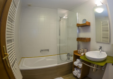Ferme château Laneffe, location de chambre d'hôtes 3 personnes, Tournesol