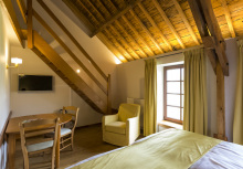 Ferme château Laneffe, location de chambre d'hôtes 3 personnes, Tournesol
